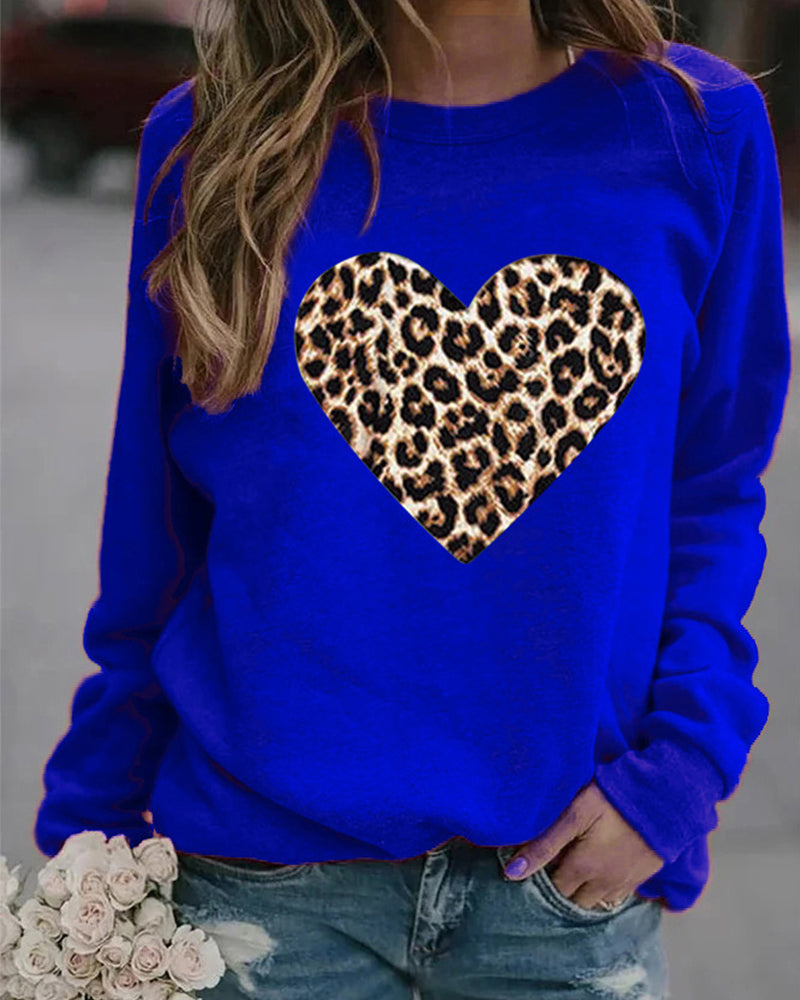 Niamh -  elegant sweatshirt with leopard heart print