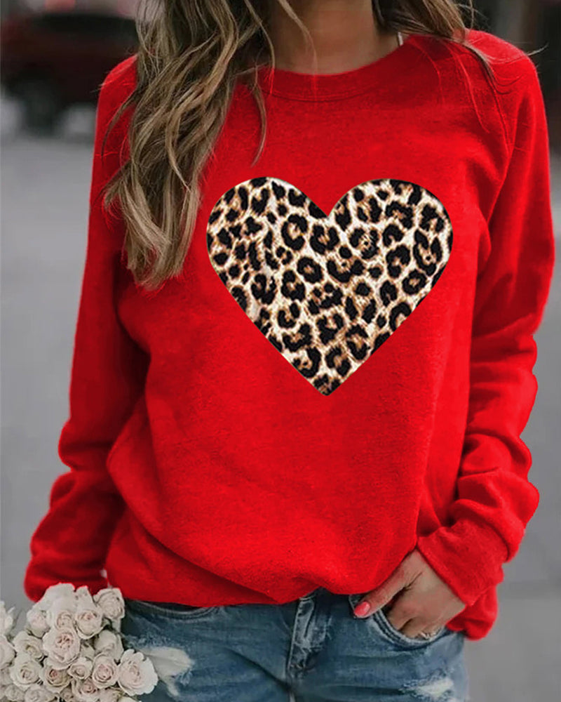 Niamh -  elegant sweatshirt with leopard heart print