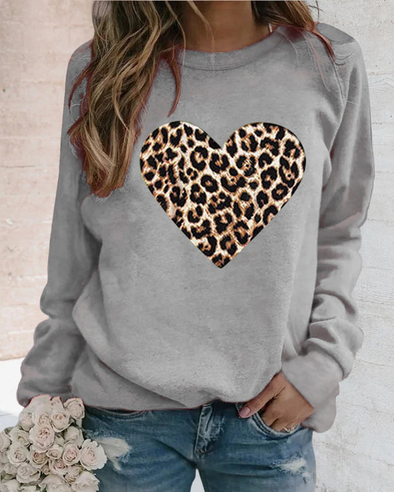 Niamh -  elegant sweatshirt with leopard heart print