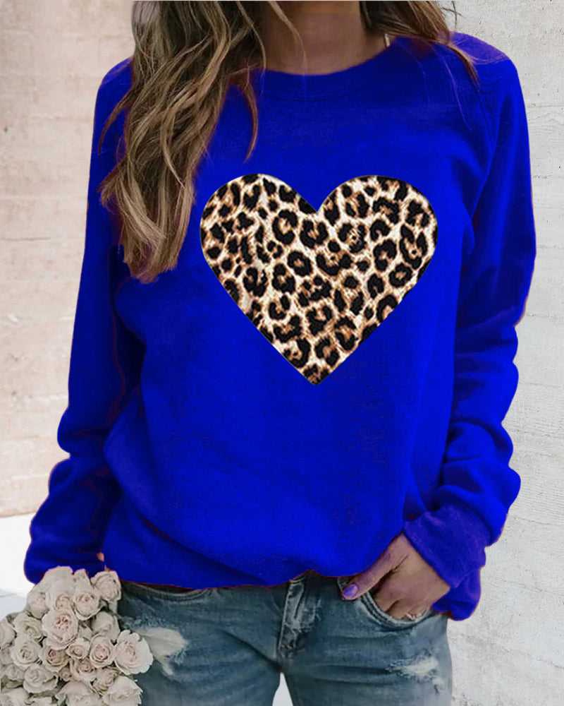 Niamh -  elegant sweatshirt with leopard heart print