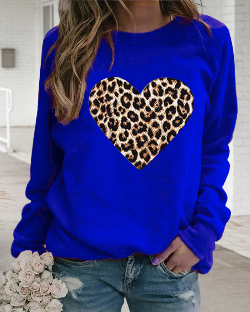 Niamh -  elegant sweatshirt with leopard heart print