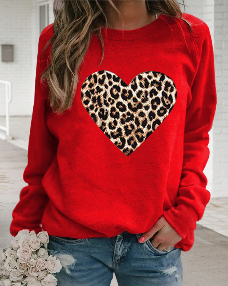 Niamh -  elegant sweatshirt with leopard heart print