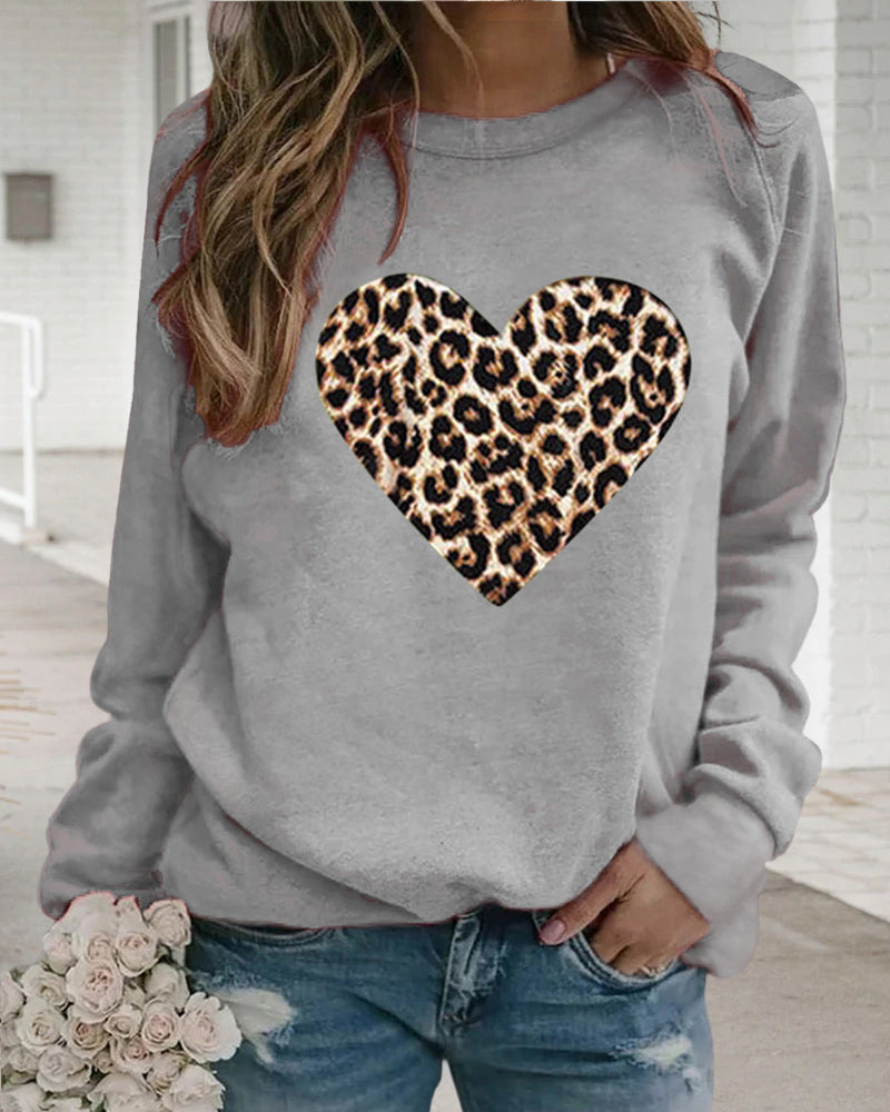 Niamh -  elegant sweatshirt with leopard heart print