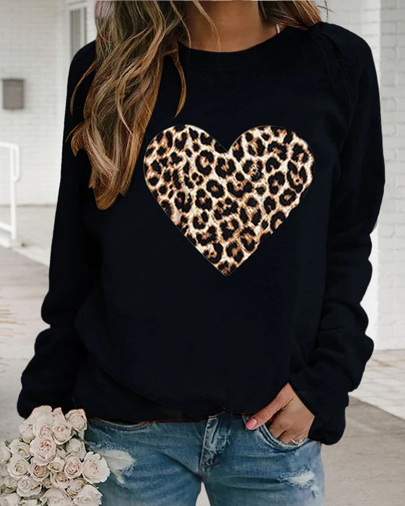 Niamh -  elegant sweatshirt with leopard heart print